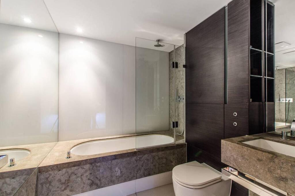 Skyview Waterside City Luxury Apartment London Exterior foto