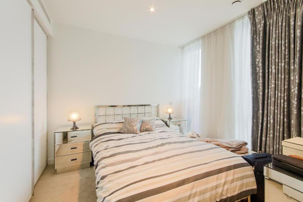 Skyview Waterside City Luxury Apartment London Exterior foto
